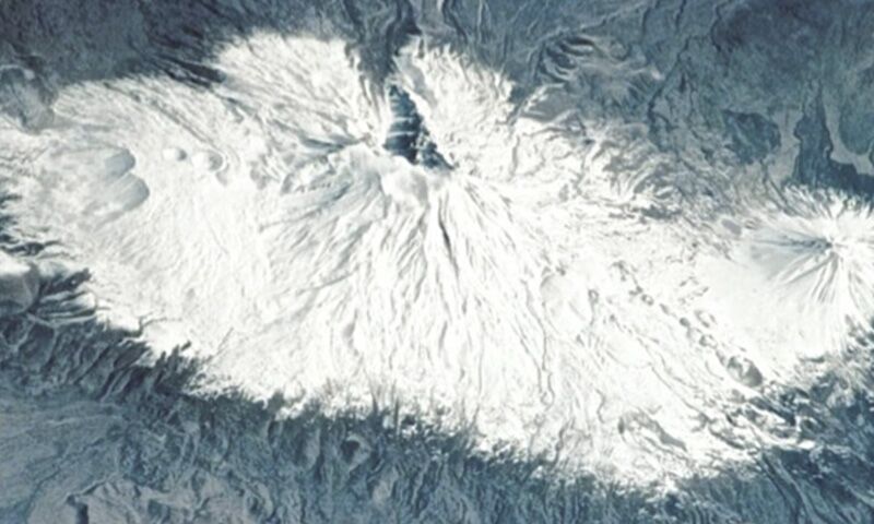 Monte Ararat 2 Gira hacia el Monte de Ararat