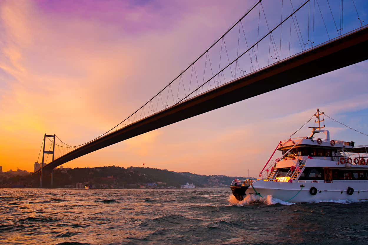 Crucero por el Bósforo al atardecer 1 Crucero por el Bosforo y el atardecer